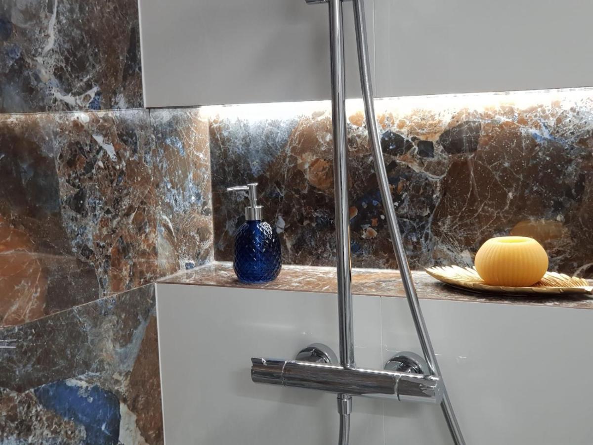 Apartament City View Wes Quality Suite Познан Екстериор снимка