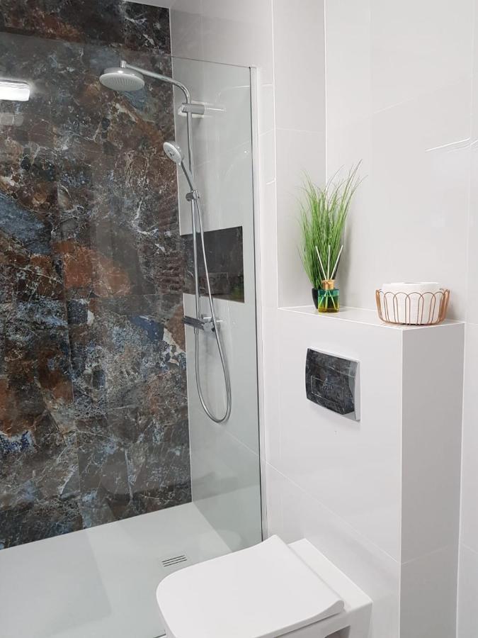 Apartament City View Wes Quality Suite Познан Екстериор снимка
